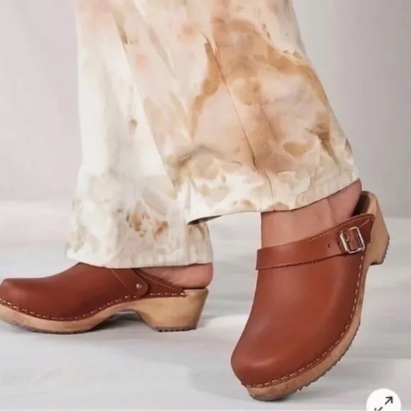 MIA Like New Alma Women’s Leather Slip On Buckle Clogs Size 38 - Picture 9 of 9